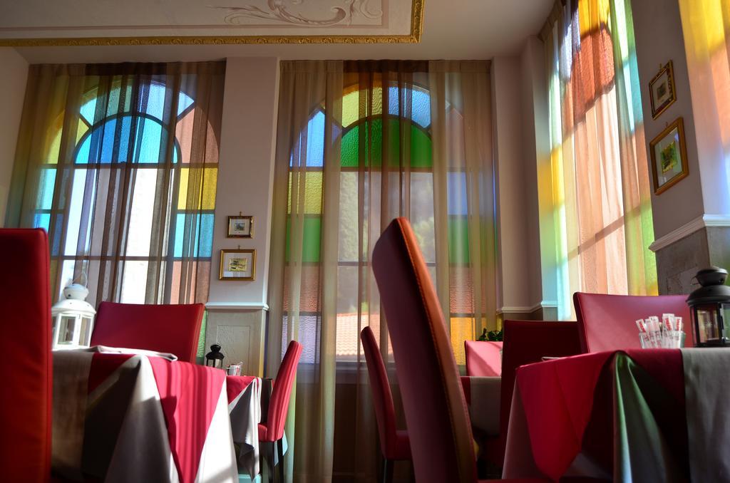 Michelangelo B&B Varenna Bagian luar foto