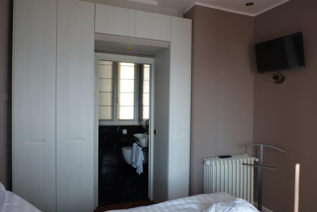 Michelangelo B&B Varenna Bagian luar foto