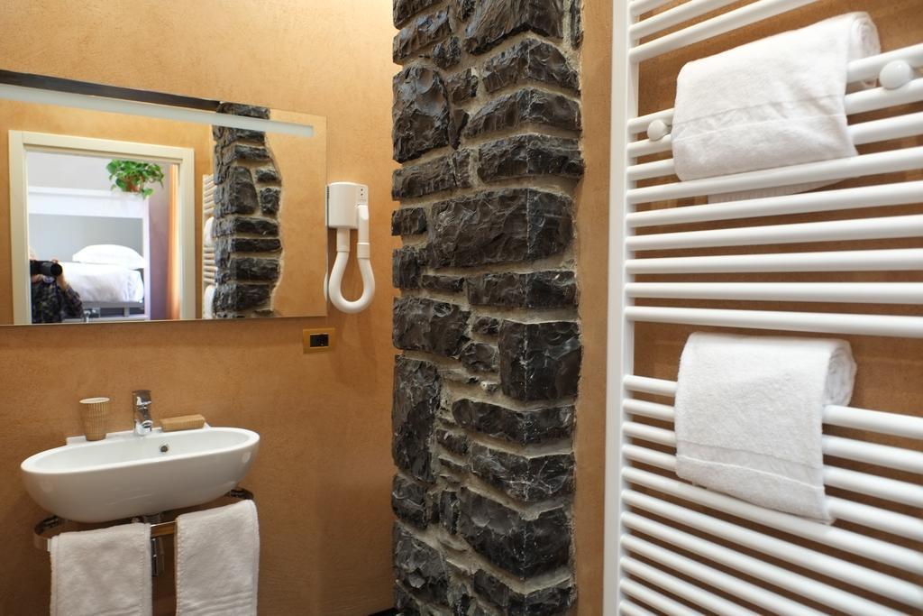Michelangelo B&B Varenna Bagian luar foto